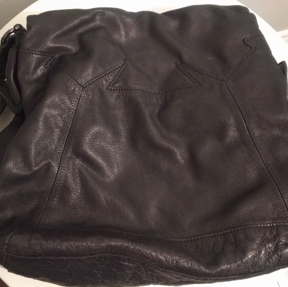 LIEBESKIND Berlin Black leather shoulder bag - Picture 2 of 5